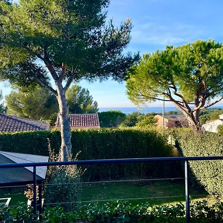 L'escale Cote Bleue And Guest house Sausset-les-Pins